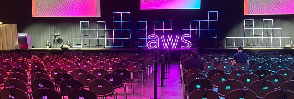 AWS Summit Milano: sistema de audio RF y auriculares inalámbricos Silentsystem en Fiera Milano Rho AWS Summit Milano - sistema de audio RF y auriculares inalámbricos Silentsystem en Fiera Milano Rho